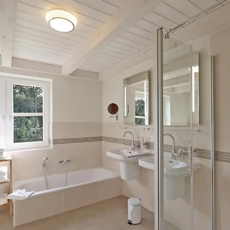 בית נופש 2 Bedroom Amazing In