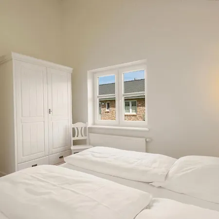 2 Bedroom Amazing In Holiday home Dagebuell