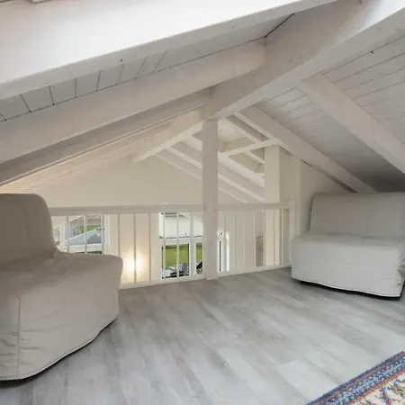 2 Bedroom Amazing In Holiday home *